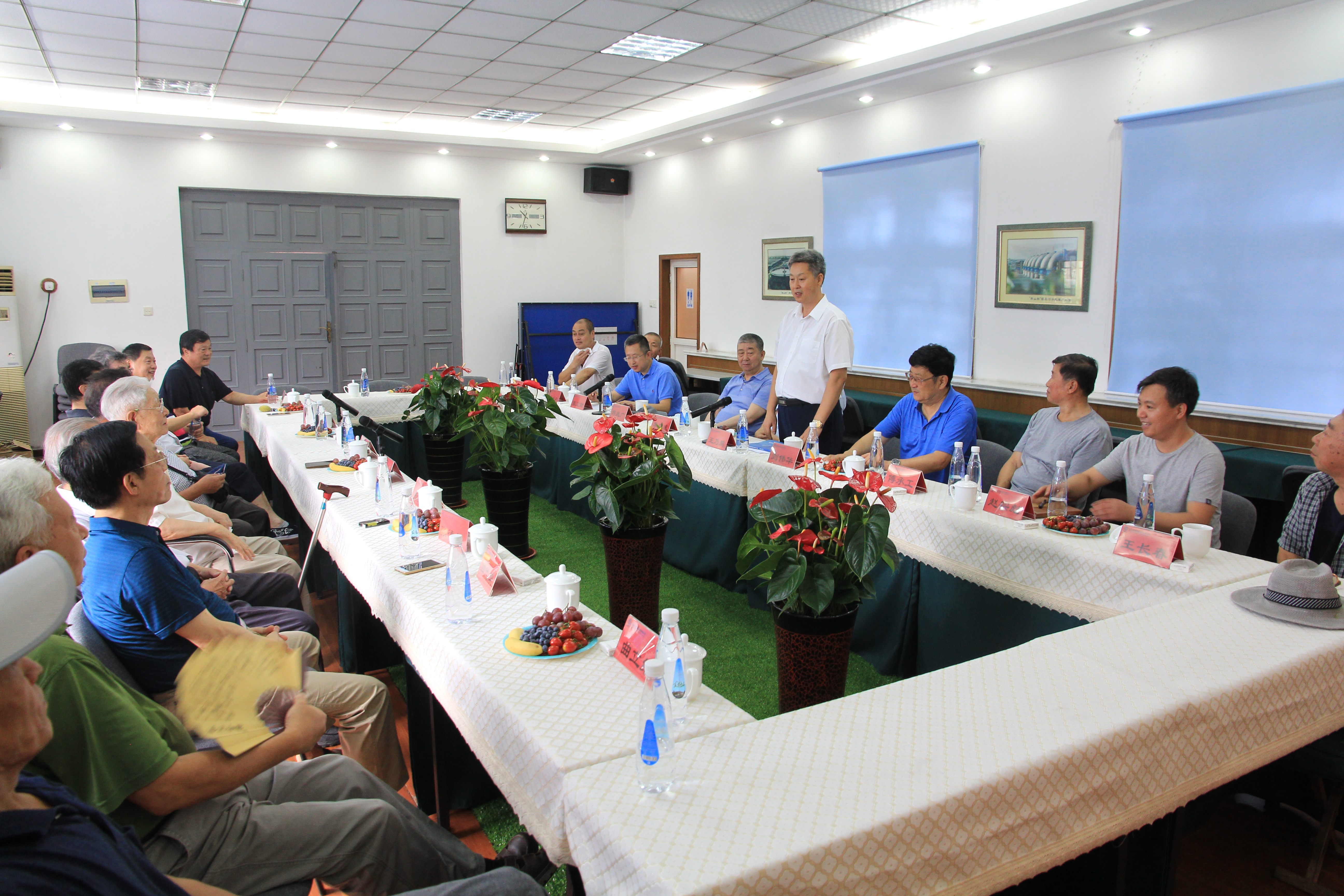 承前啟后 繼往開來 開啟青安新征程 ——慶祝公司成立六十周年老領(lǐng)導(dǎo)座談會紀(jì)實(shí)