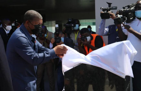 安哥拉總統(tǒng)洛倫索出席我司卡賓達(dá)港口項目落成典禮